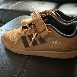 Adidas Forum low